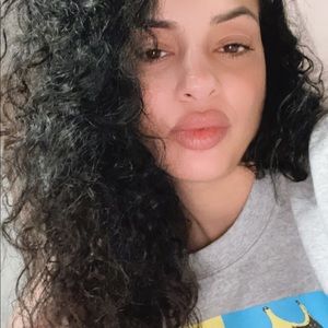 Meet your Posher, Mela